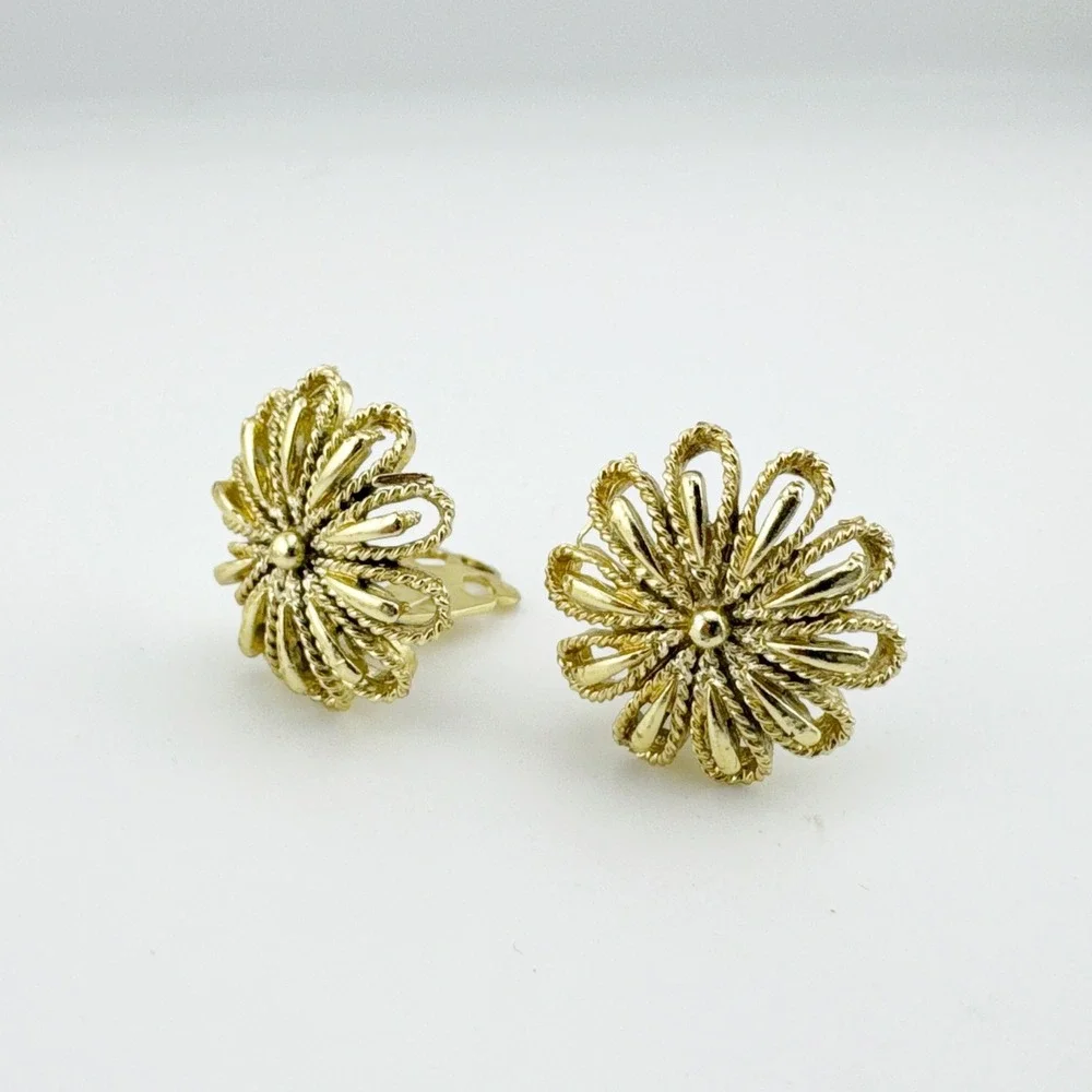 Vintage Coro Gold‎ Tone Flower Clip On Earrings